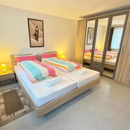 Cosy Nest In Holiday home *